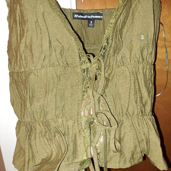 Olive green tie-up camisole - Picture 3 of 4